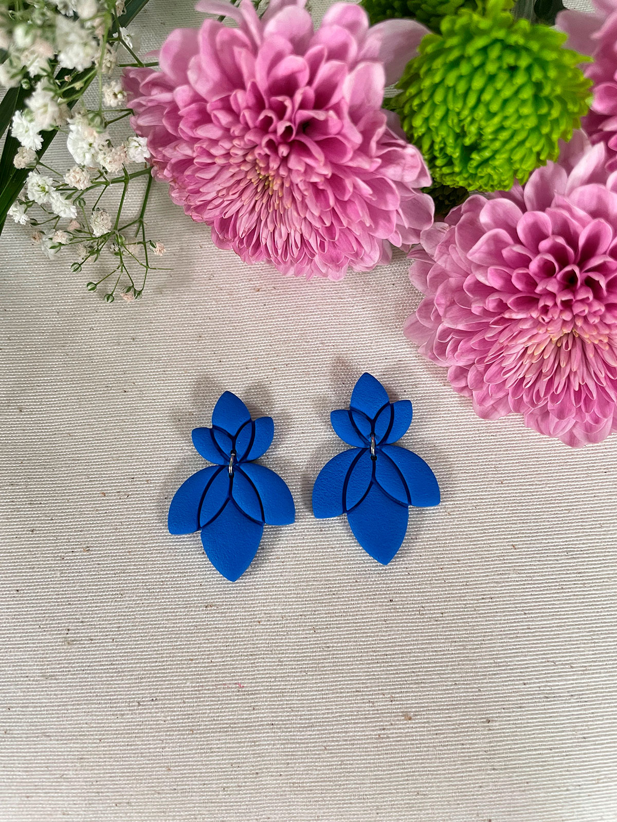 Pendientes artesanales azul electrico